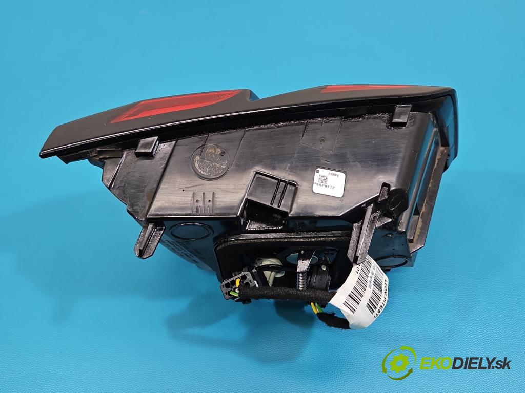 Peugeot 3008 II 2016-2023 1.5 hdi 131 hp automatic 96 kW 1499 cm3 5- světlo zadní pravé 9810477780 (Klika dveří ostatní)