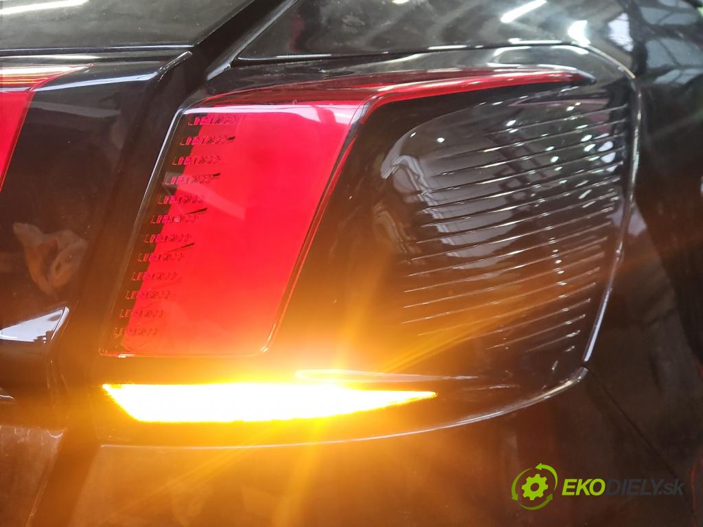 Peugeot 3008 II 2016-2023 1.5 hdi 131 HP automatic 96 kW 1499 cm3 5- svetlo / reflektor zadné pravé 9810477080 (Kľučka dverí ostatné)