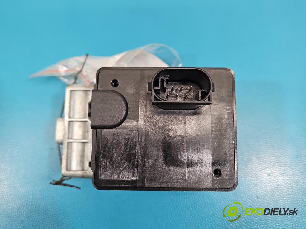 Renault Clio IV 2012-2020 1.2 16V 73 HP manual 54 kW 1149 cm3 5- Blokáda: řízení: 8200604932 (Riadenie ostatné)