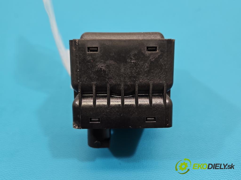 Renault Clio IV 2012-2020 1.2 16V 73 HP manual 54 kW 1149 cm3 5- Blokáda: řízení: 8200604932 (Riadenie ostatné)