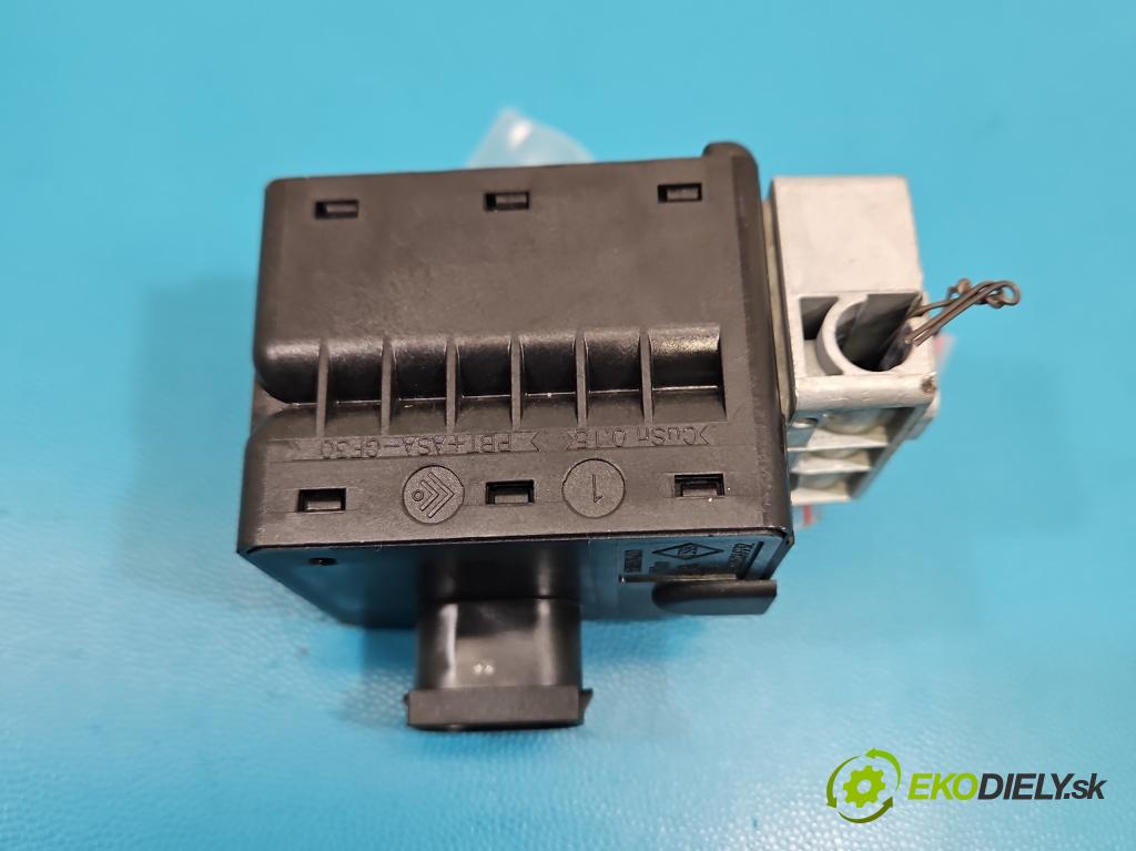 Renault Clio IV 2012-2020 1.2 16V 73 HP manual 54 kW 1149 cm3 5- Blokáda: řízení: 8200604932 (Riadenie ostatné)