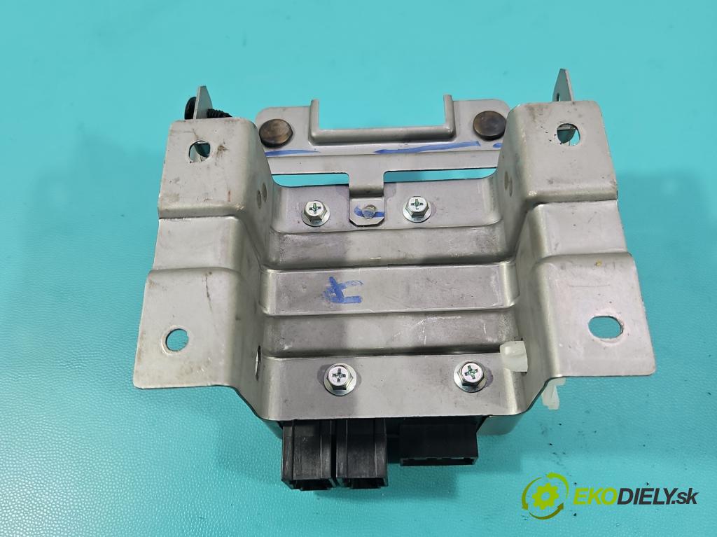 Suzuki Swift Mk6 2005-2010 1.3 16V 90 HP manual 66 kW 1328 cm3 5- riadiaca jednotka ostatné 38720-73K1