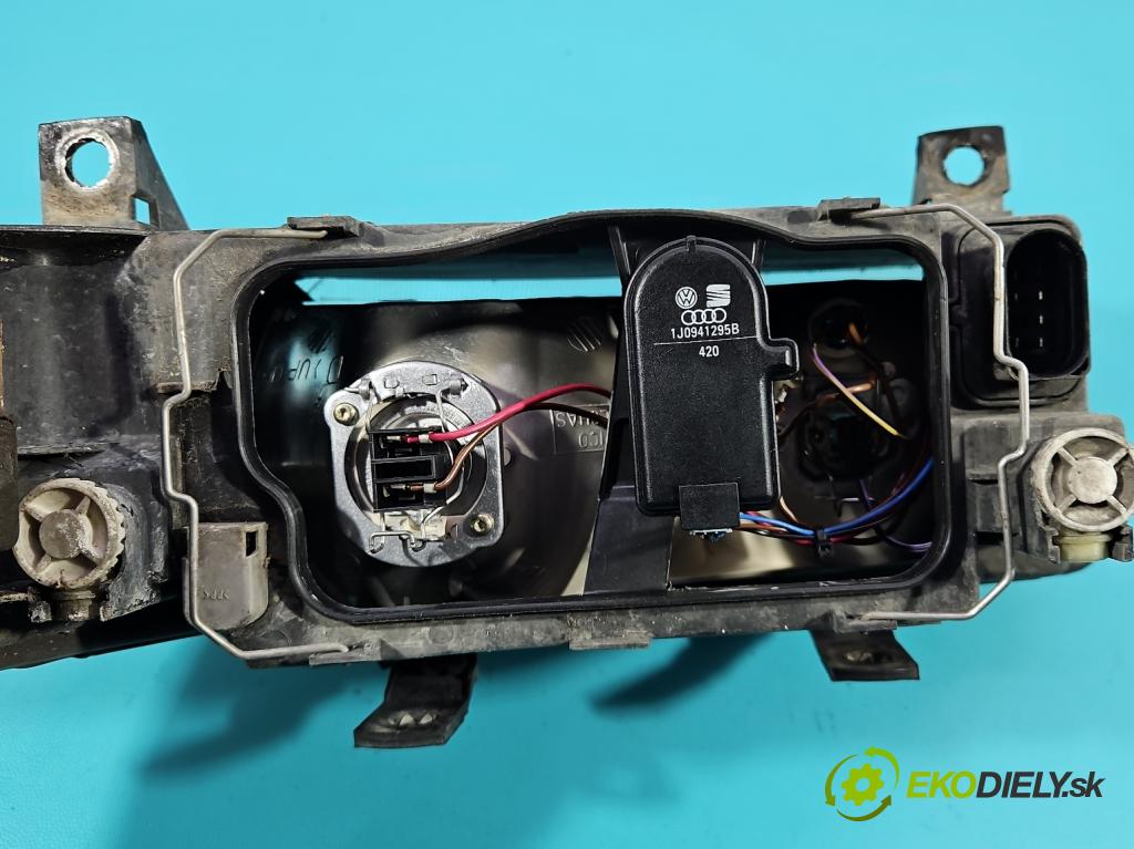 Seat Toledo II 1998-2004 1.9 tdi 110 HP manual 81 kW 1896 cm3 4- Reflektor: pravý 1M1941002D (Svetlo predné pravé)