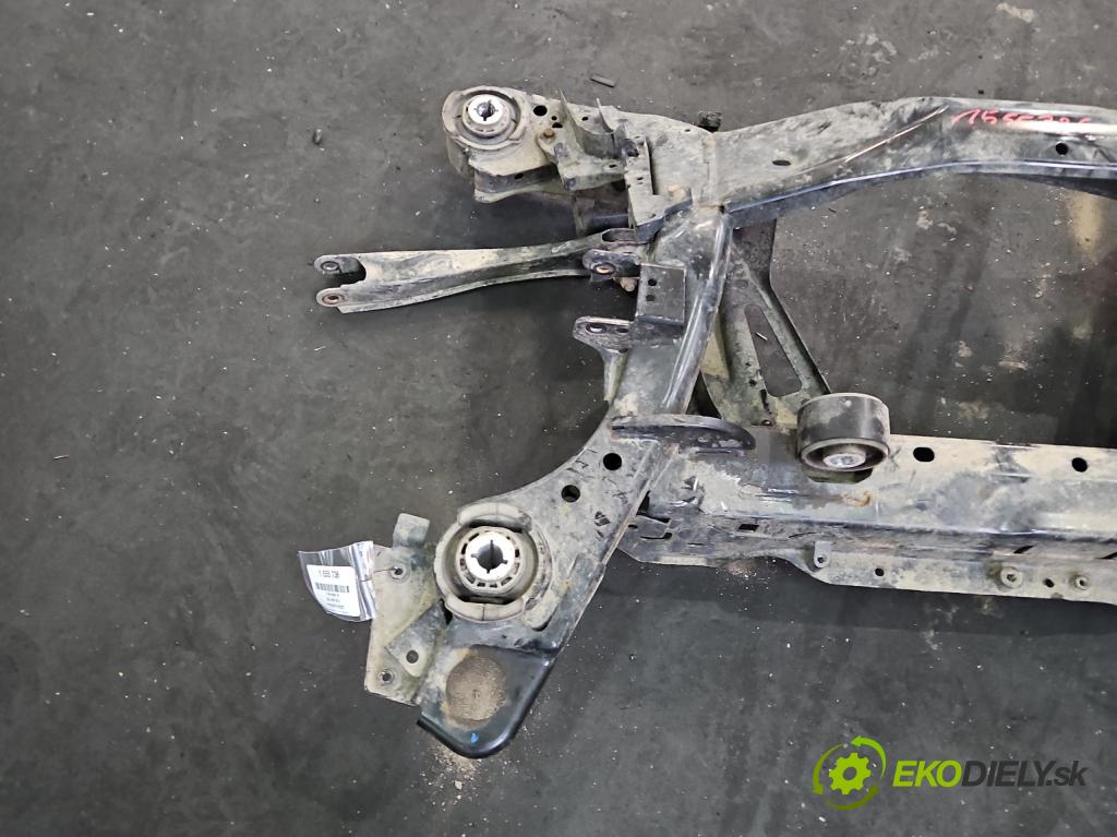 Volvo S90 II 2016- 2.0 T 320KM automatic 235 kW 1969 cm3 4- zadna výstuha  (Výstuha zadná)