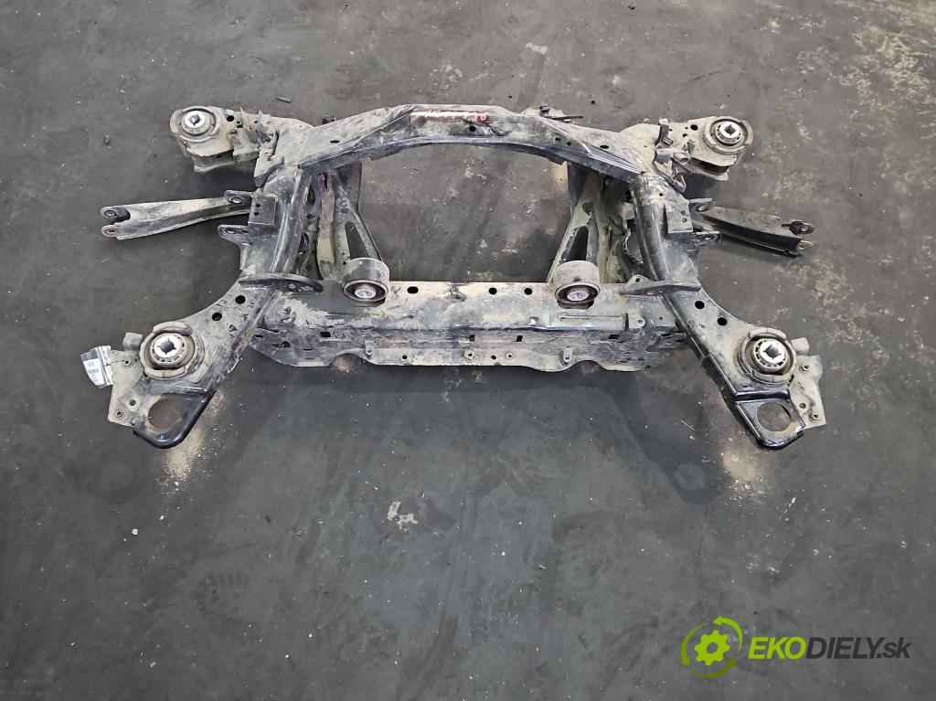 Volvo S90 II 2016- 2.0 T 320KM automatic 235 kW 1969 cm3 4- zadní výztuha  (Zadní výztuha)