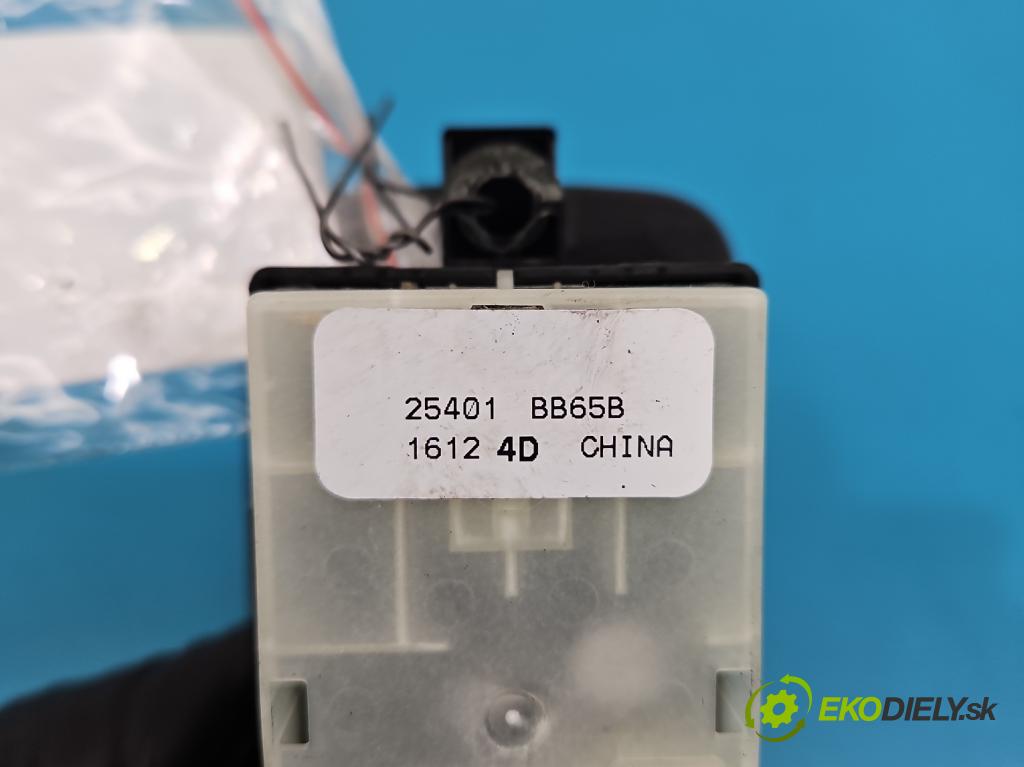 Nissan Qashqai I J10 2006-2013 1.6 16V 117 HP manual 86 kW 1598 cm3 5- prepínač okien spätných zrkadiel 25401 BB65B