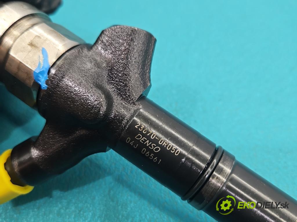 Toyota Auris I 2006-2013 2.0 D4D 126 HP manual 93 kW 1998 cm3 5- vstrek 23670-0R050 (Vstrekovač paliva)