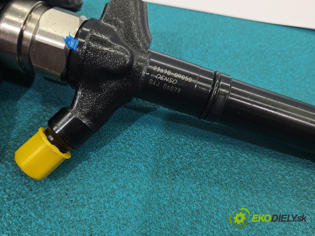 Toyota Auris I 2006-2013 2.0 D4D 126 HP manual 93 kW 1998 cm3 5- vstrek 23670-0R050 (Vstrekovač paliva)