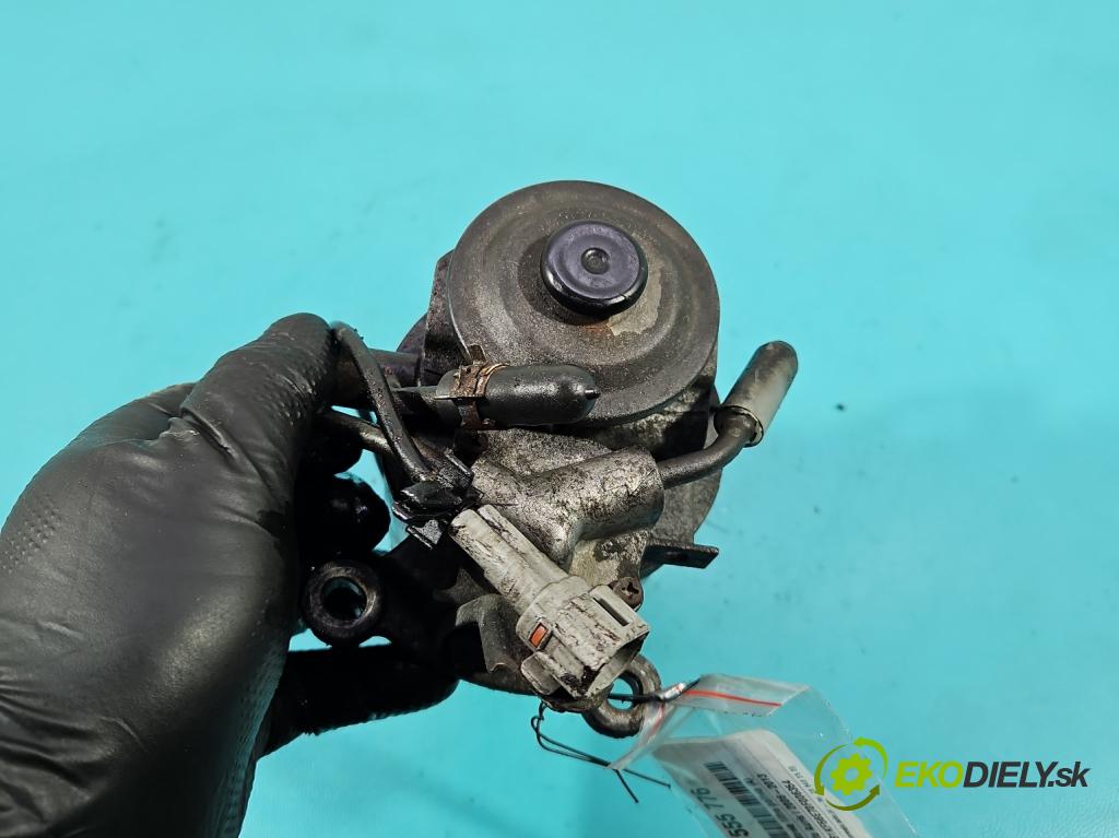 Toyota Auris I 2006-2013 2.0 D4D 126 HP manual 93 kW 1998 cm3 5- obal filtra palivo