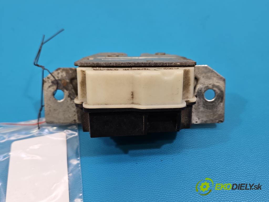 Mercedes B W245 2005-2011 2.0 CDI 109 HP manual 80 kW 1992 cm3 5- zámok kufrové dvere zadné