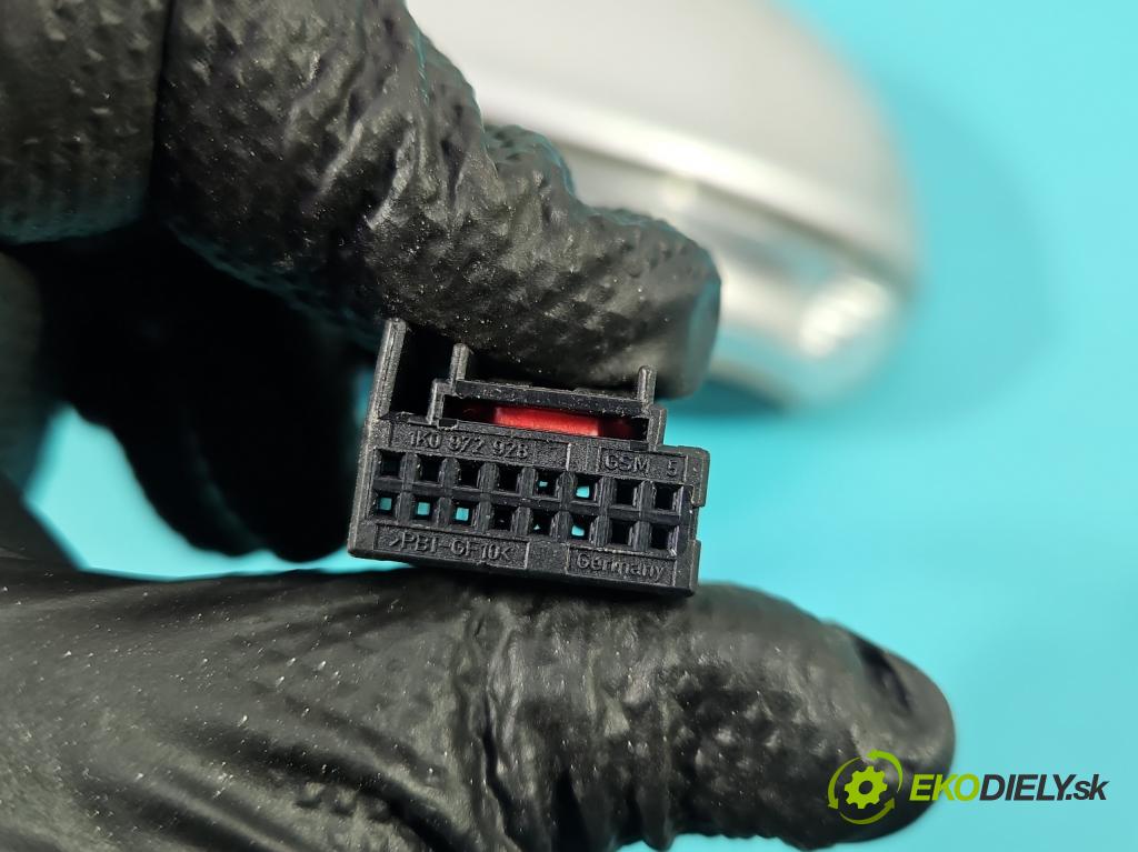 Vw Golf V 2003-2009 1.6 FSI 116 HP manual 85 kW 1598 cm3 5- zrkadlo ľavé  (Kľučka dverí ostatné)