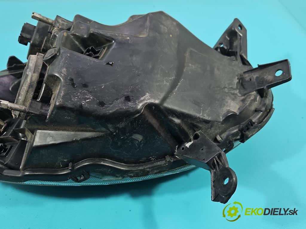 Nissan Micra K12 2003-2010 1.4 16V 88 HP manual 65 kW 1386 cm3 3- Reflektor: ľavý  (Kľučka dverí ostatné)