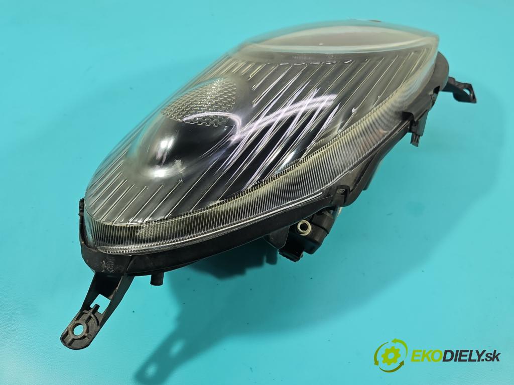 Nissan Micra K12 2003-2010 1.4 16V 88 HP manual 65 kW 1386 cm3 3- Reflektor: ľavý  (Kľučka dverí ostatné)