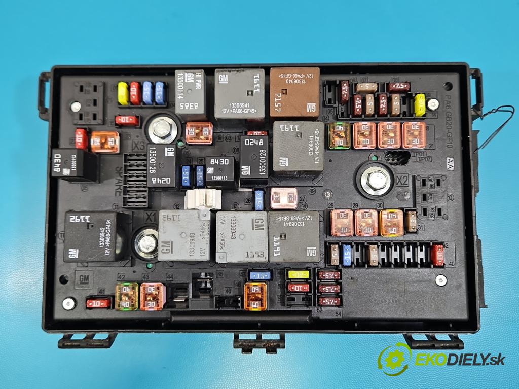 Opel Astra IV 2009-2015 1.7 cdti 125 hp manual 92 kW 1686 cm3 5- skříňka pojistková 13318785 (Pojistková skříňka)