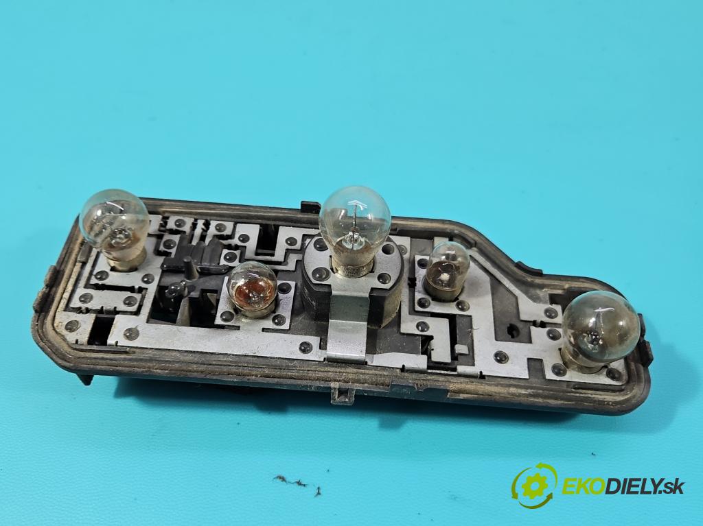 Peugeot 307 1.6 hdi 109 HP manual 80 kW 1560 cm3 5- svetlo / reflektor zadné ľavé 557686A (Kľučka dverí ostatné)