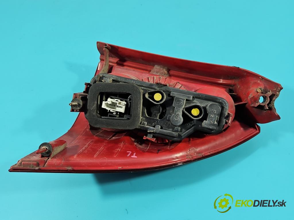 Peugeot 307 1.6 hdi 109 HP manual 80 kW 1560 cm3 5- svetlo / reflektor zadné ľavé 557686A (Kľučka dverí ostatné)