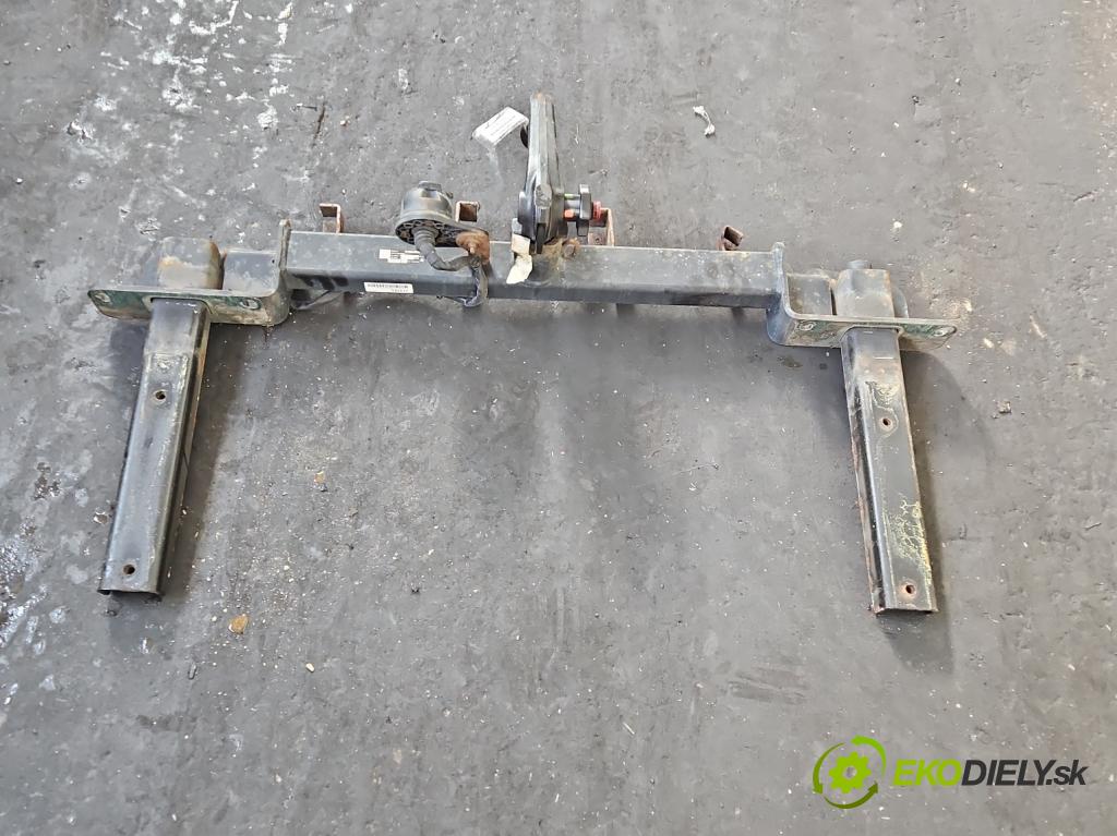 Opel Astra IV 2009-2015 1.7 cdti 125 HP manual 92 kW 1686 cm3 5- Hák: vlečení:  (Ťažné zariadenie)