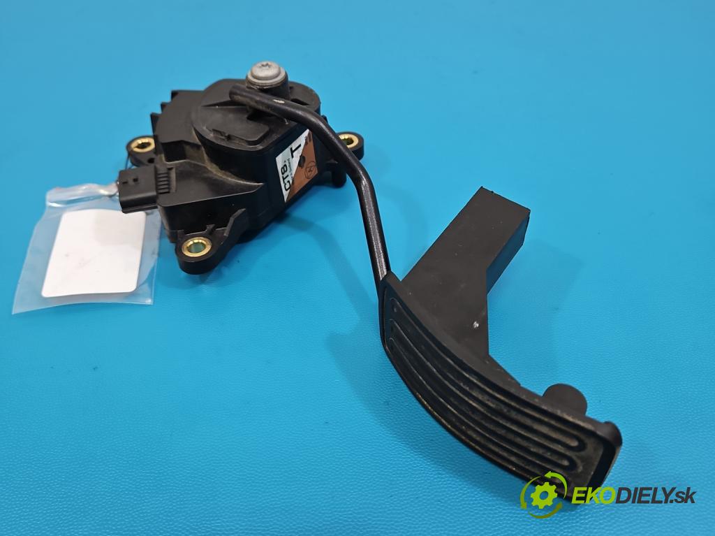 Nissan Qashqai I J10 2006-2013 1.6 16V 117 hp manual 86 kW 1598 cm3 5- pedal plyn: potenciometr: 