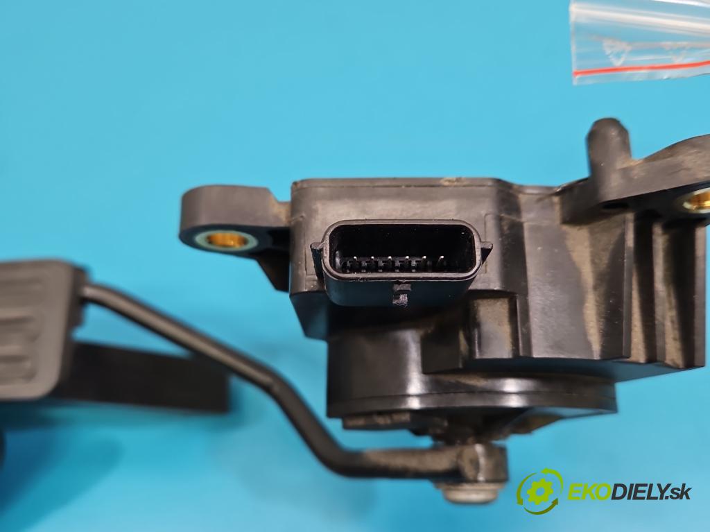 Nissan Qashqai I J10 2006-2013 1.6 16V 117 HP manual 86 kW 1598 cm3 5- pedal plyn potenciometr: