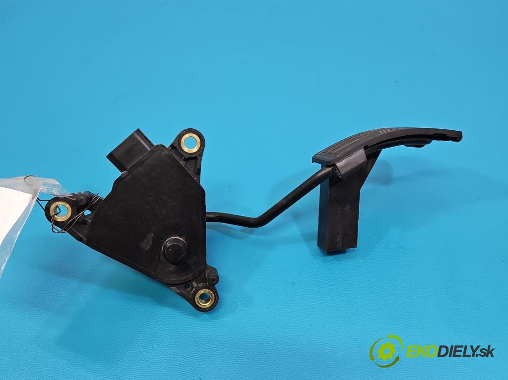 Nissan Qashqai I J10 2006-2013 1.6 16V 117 HP manual 86 kW 1598 cm3 5- pedal plyn potenciometr: