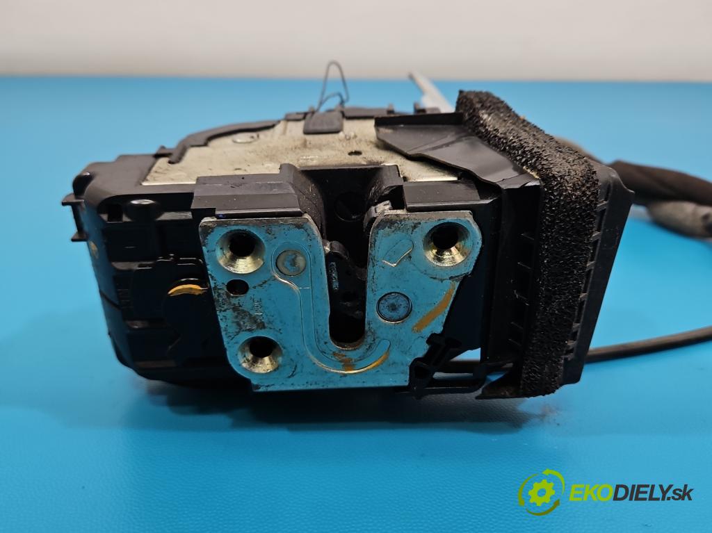 Nissan Qashqai I J10 2006-2013 1.6 16V 117 HP manual 86 kW 1598 cm3 5- zámok predné pravý