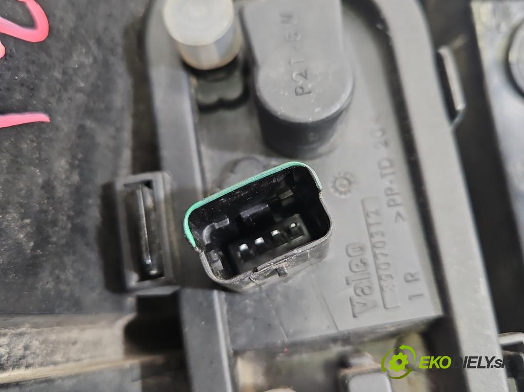 Nissan Qashqai I J10 2006-2013 1.6 16V HR16DE: 117 hp manual 86 kW 1598 cm3 5- světlo zadní pravé  (Klika dveří ostatní)