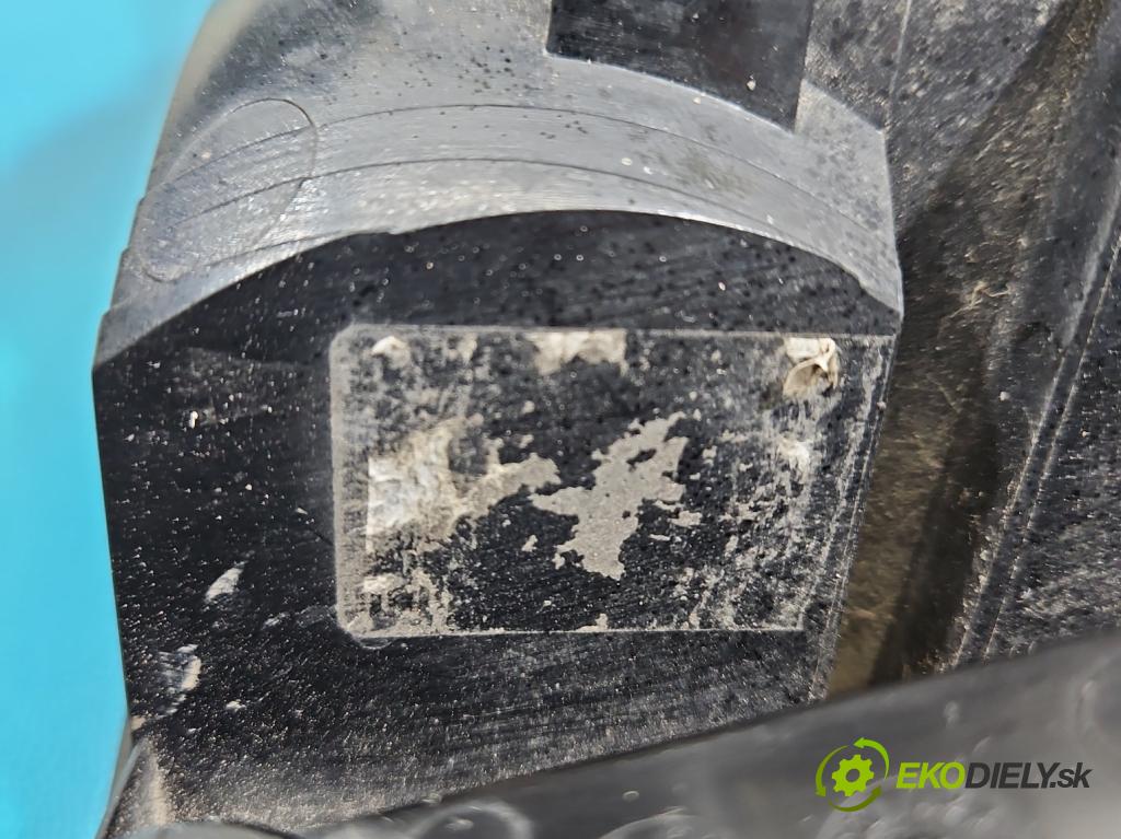 Nissan Qashqai I J10 2006-2013 1.6 16V HR16DE: 117 hp manual 86 kW 1598 cm3 5- světlo zadní pravé  (Klika dveří ostatní)