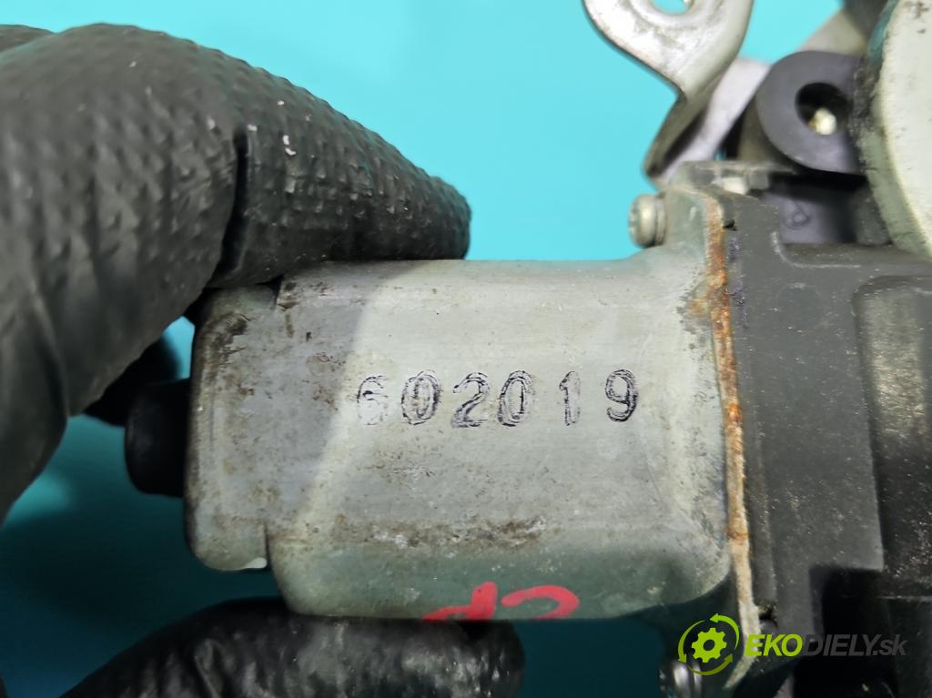 Mitsubishi Outlander I 2003-2006 2.0 16V 136 HP manual 100 kW 1997 cm3 5- mechanizmus okna predné ľavý MR573885LH