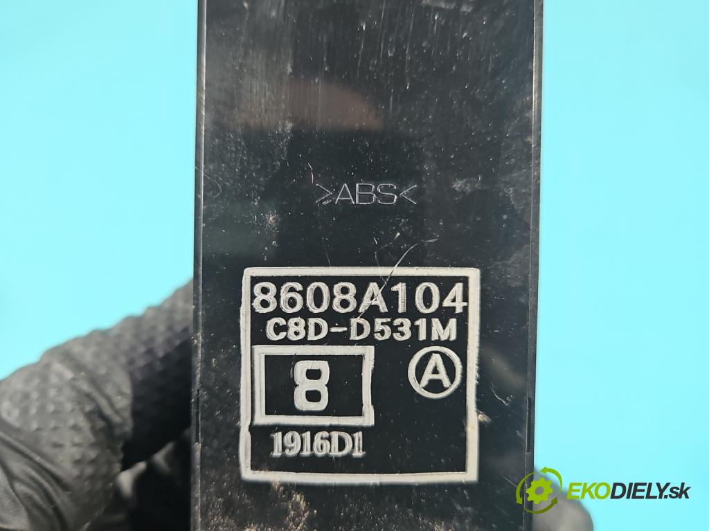 Mitsubishi Outlander I 2003-2006 2.0 16V 136 HP manual 100 kW 1997 cm3 5- prepínač okien spätných zrkadiel 8608A104