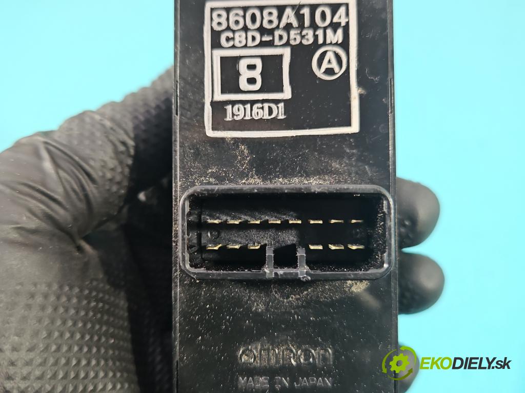 Mitsubishi Outlander I 2003-2006 2.0 16V 136 HP manual 100 kW 1997 cm3 5- prepínač okien spätných zrkadiel 8608A104
