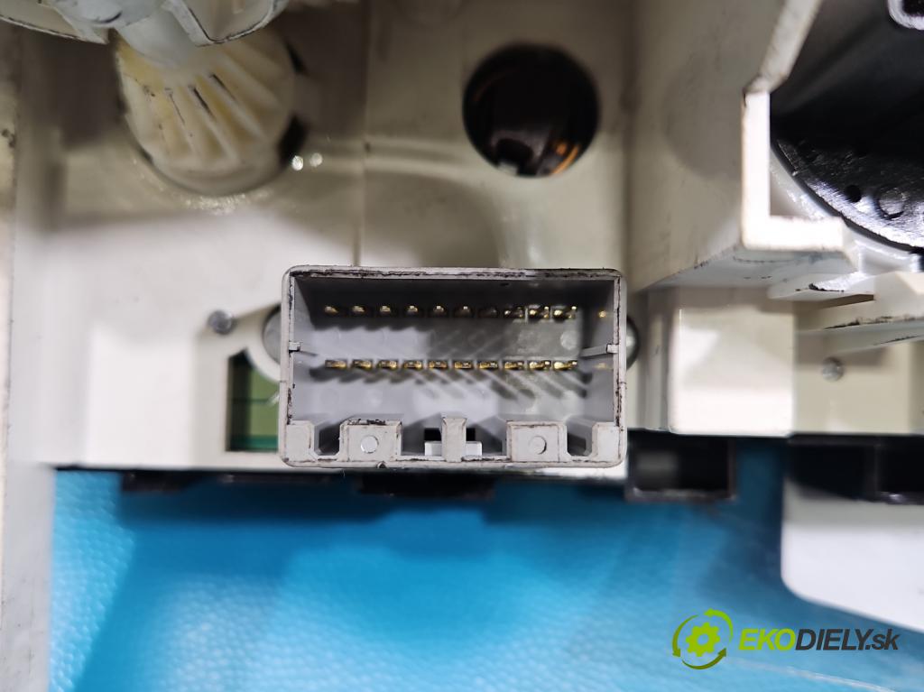 Nissan Qashqai I J10 2006-2013 1.6 16V HR16DE: 117 HP manual 86 kW 1598 cm3 5- panel kúrenia