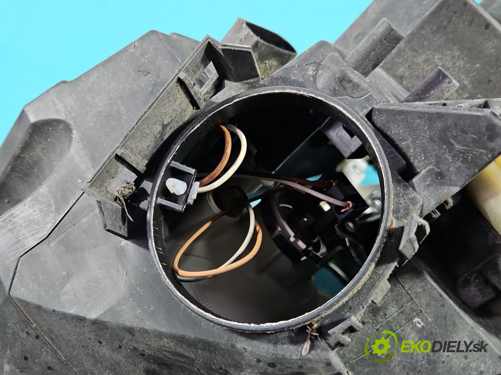 Mercedes B W245 2005-2011 2.0 CDI 109 HP manual 80 kW 1992 cm3 5- Reflektor: ľavý 0301220201 (Kľučka dverí ostatné)