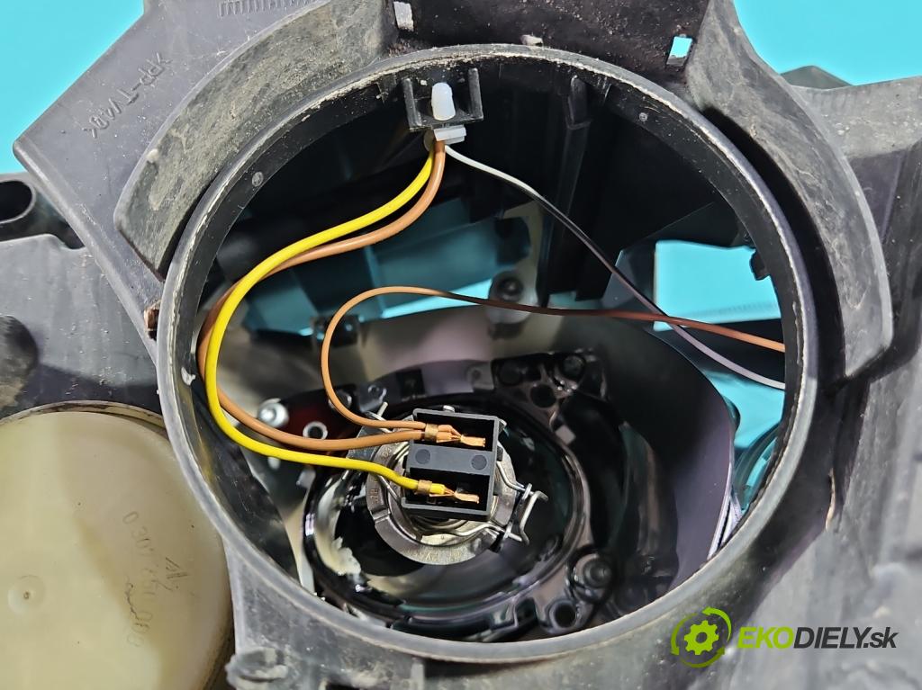 Mercedes B W245 2005-2011 2.0 CDI 109 HP manual 80 kW 1992 cm3 5- Reflektor: ľavý 0301220201 (Kľučka dverí ostatné)