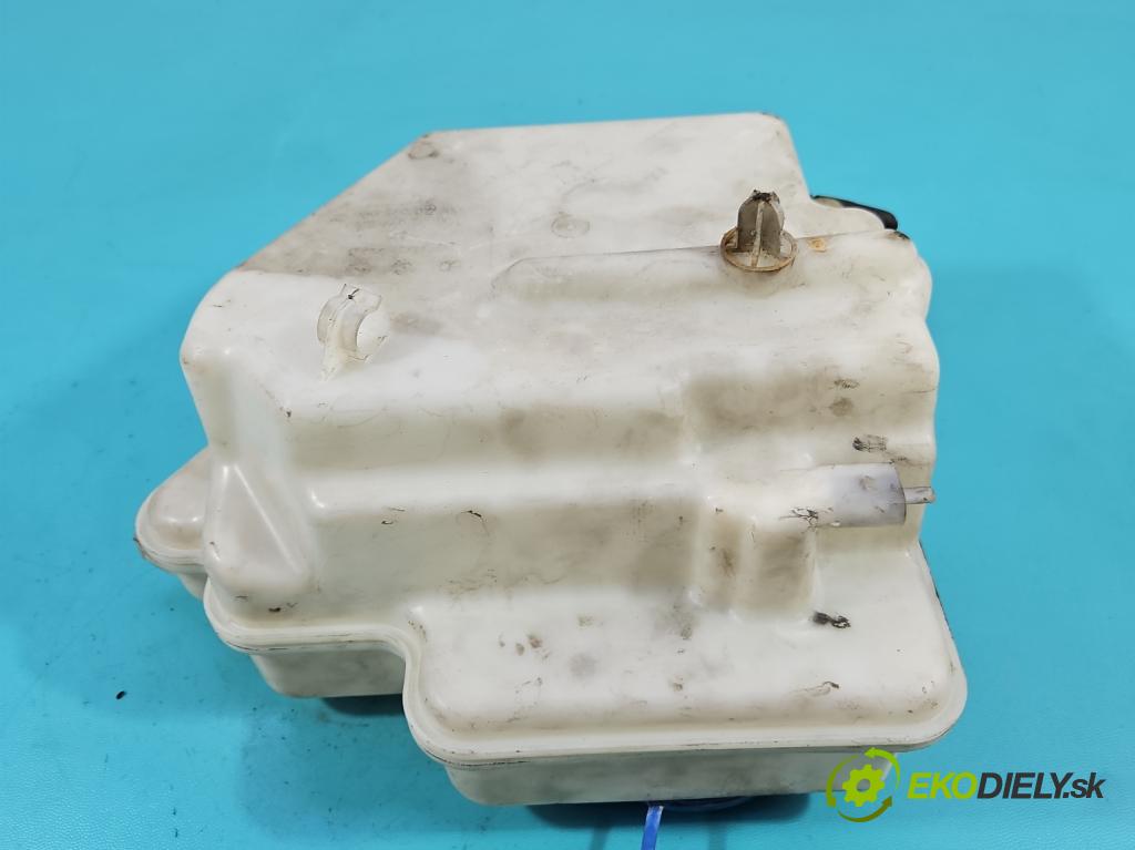 Mercedes B W245 2005-2011 2.0 CDI 109 HP manual 80 kW 1992 cm3 5- nádržka tekutina: ostrekovačov 1698690220