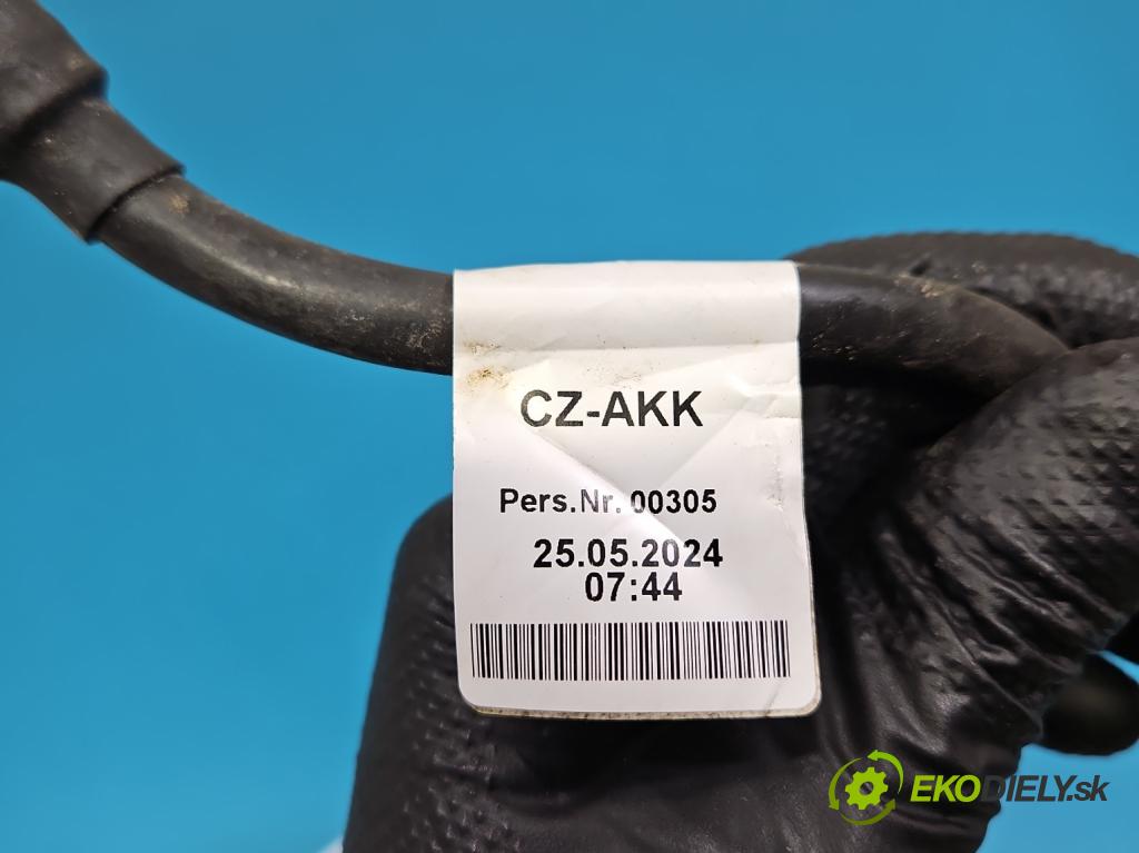 Skoda Kamiq 1.0 TSI 116 HP automatic 85 kW 999 cm3 5- Zväzok: akumulatora 2Q0971537AB