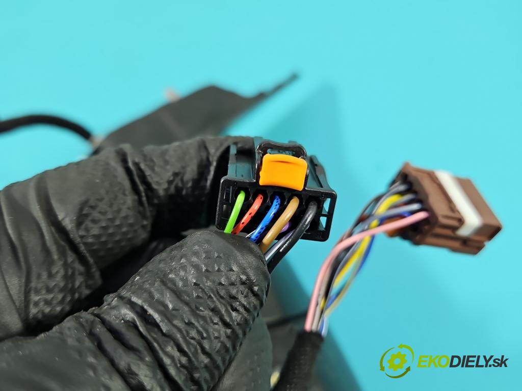 Peugeot 508 II 2018- 1.6 224hp automatic 165 kW 1598 cm3 5- zrkadlo ľavé  (Kľučka dverí ostatné)