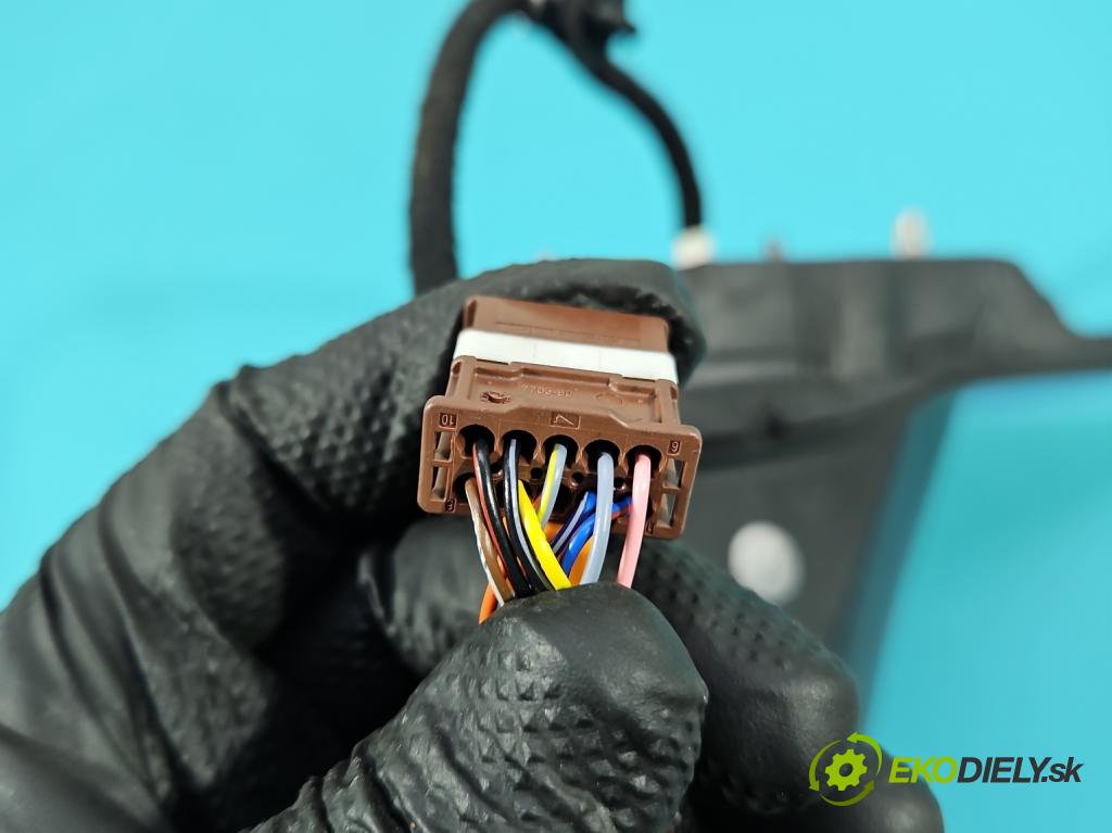 Peugeot 508 II 2018- 1.6 224hp automatic 165 kW 1598 cm3 5- zrkadlo ľavé  (Kľučka dverí ostatné)