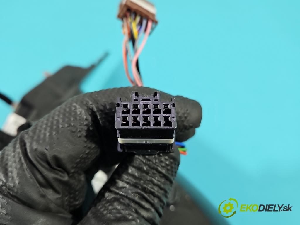 Peugeot 508 II 2018- 1.6 224hp automatic 165 kW 1598 cm3 5- zrkadlo ľavé  (Kľučka dverí ostatné)