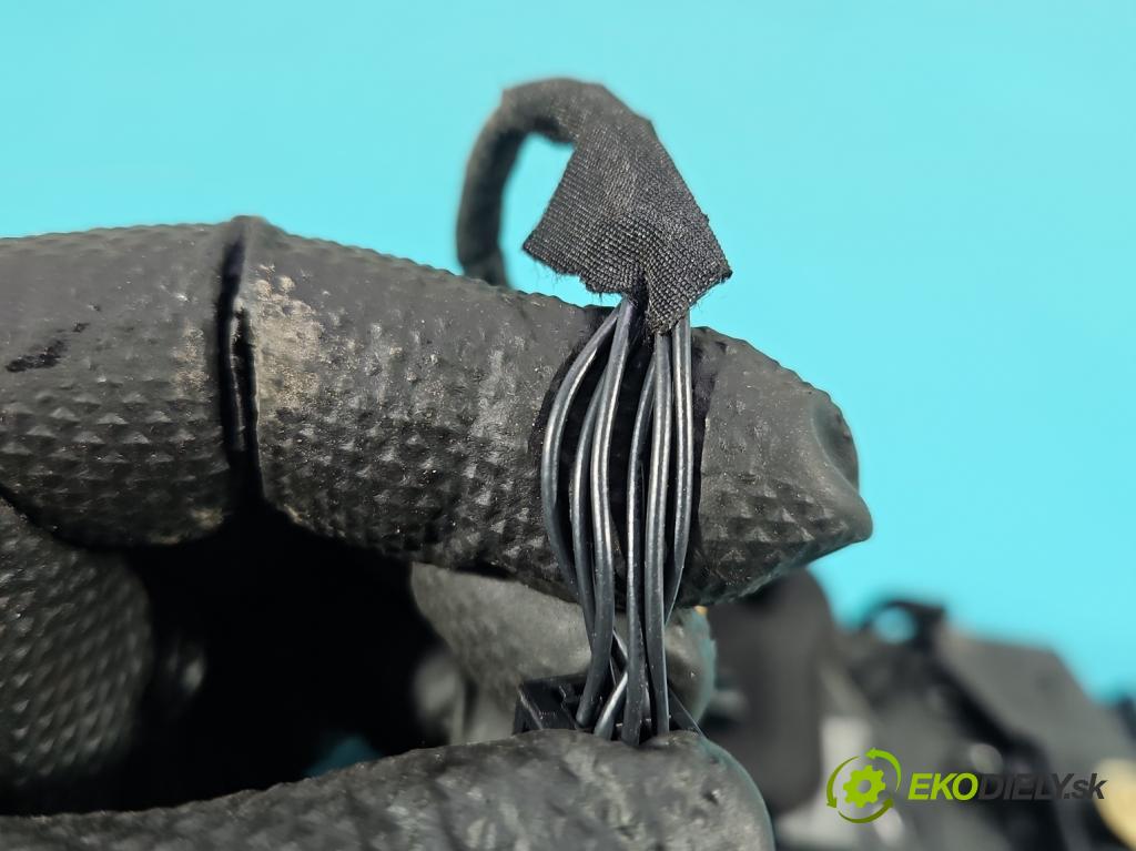 Peugeot 508 II 2018- 1.6 224hp automatic 165 kW 1598 cm3 5- svetlo / reflektor zadné ľavé 9813508280 (Kľučka dverí ostatné)