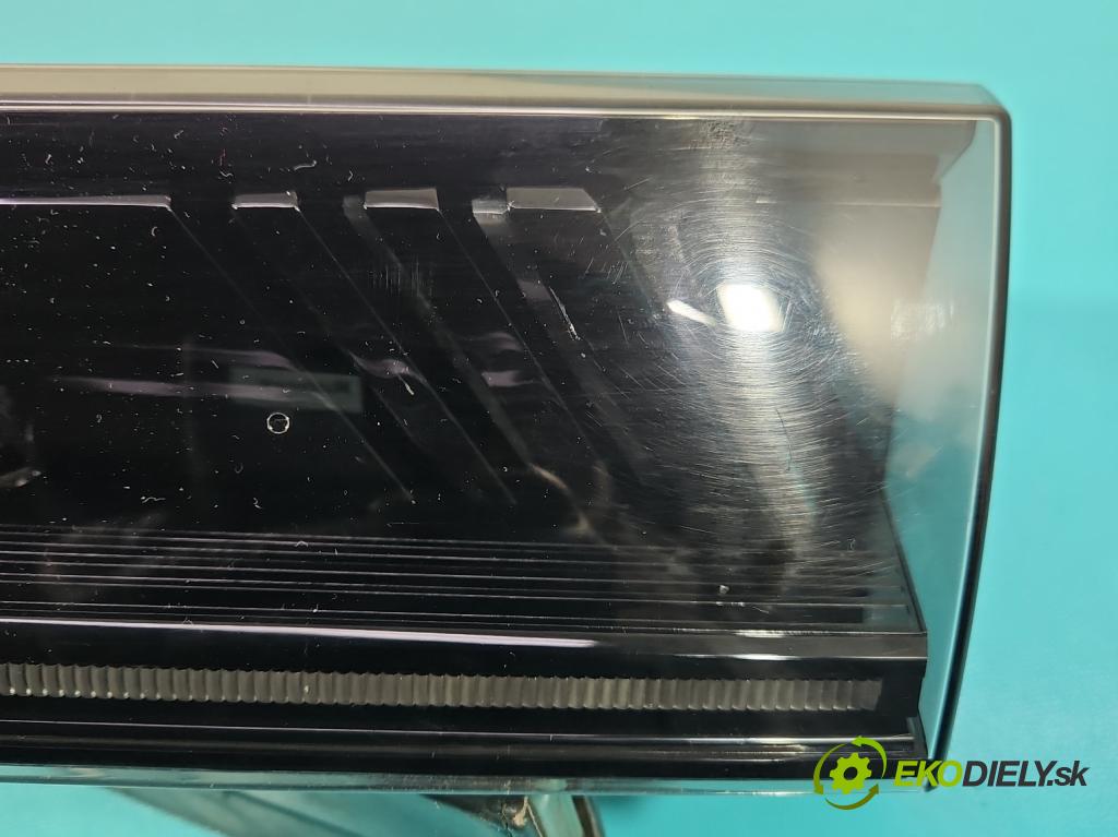 Peugeot 508 II 2018- 1.6 224 hp automatic 165 kW 1598 cm3 5- světlo zadní pravé 9813508180 (Klika dveří ostatní)