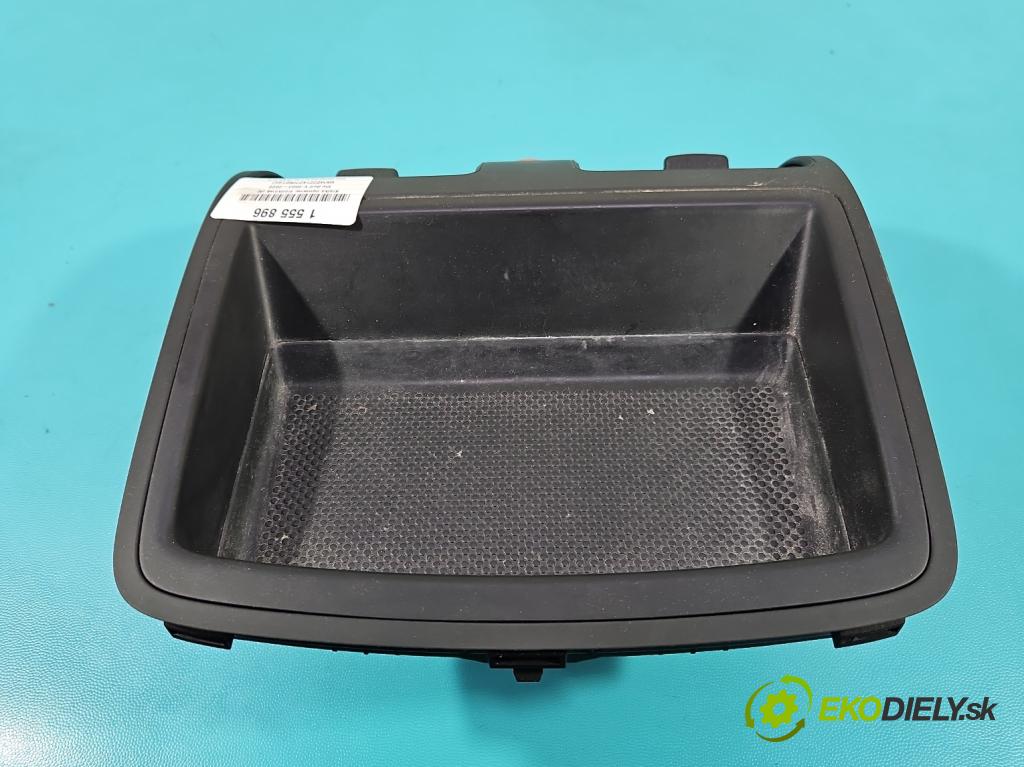 Vw Golf V 2003-2009 1.6 FSI 116 HP manual 85 kW 1598 cm3 5- Mřížka: kúrenia stredová 1K0819743B (Mriežka kúrenia (fukár))