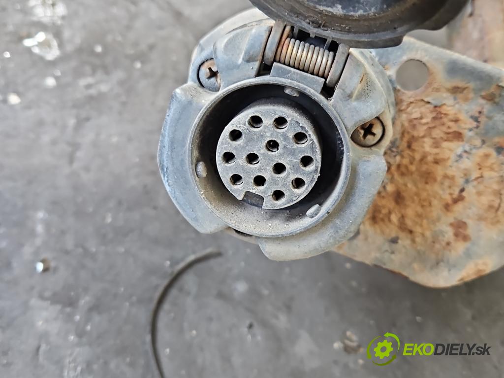 Nissan Qashqai I J10 2006-2013 1.6 16V 117 HP manual 86 kW 1598 cm3 5- Hák: vlečení:  (Ťažné zariadenie)