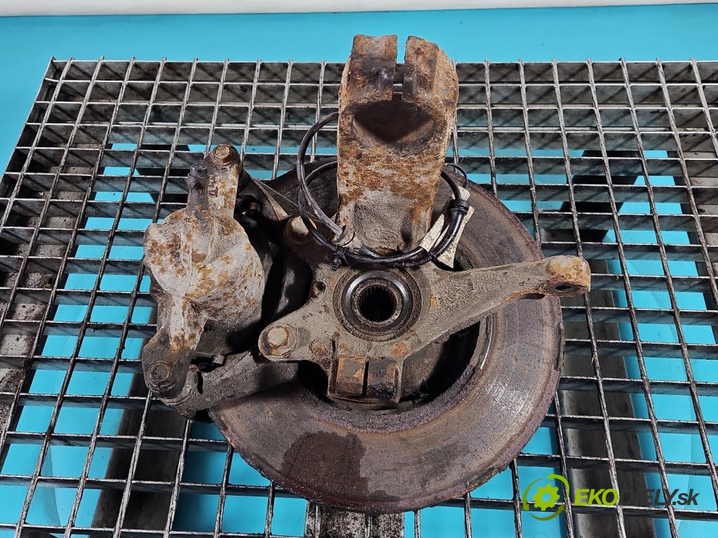 Ford Mondeo Mk3 2000-2007 2.0 tdci 131 hp manual 96 kW 1998 cm3 5- náboj pravé  (Náboj kola)