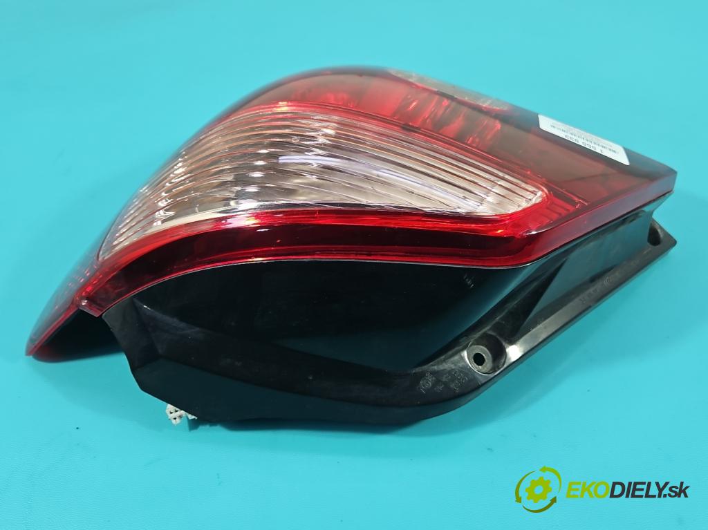 Mitsubishi Outlander I 2003-2006 2.0 16V 136 HP manual 100 kW 1997 cm3 5- svetlo / reflektor zadné pravé  (Kľučka dverí ostatné)