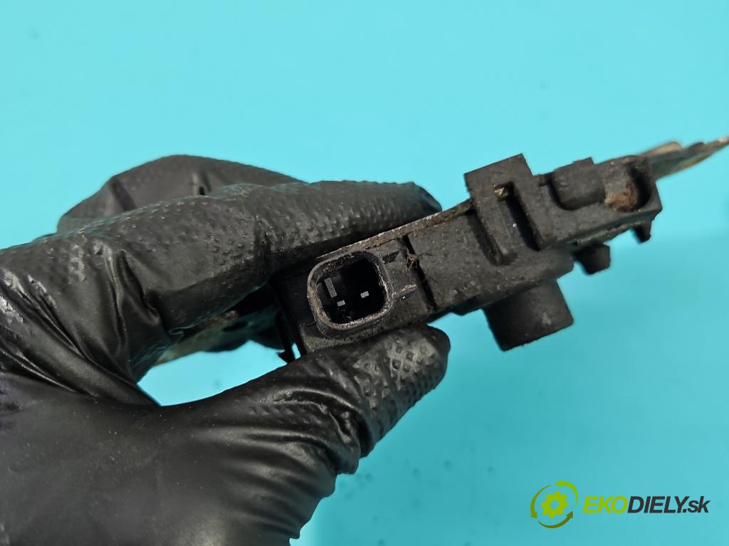 Ford Mondeo Mk3 2000-2007 2.0 16V 145 hp manual 107 kW 1999 cm3 5- zámek kapoty