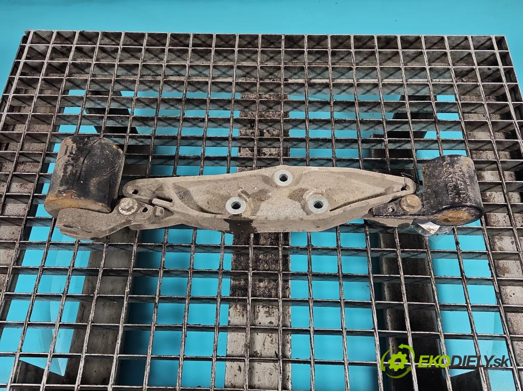 Volvo S90 II 2016- 2.0 T 320KM automatic 235 kW 1969 cm3 4- Upevnenie: 31437941