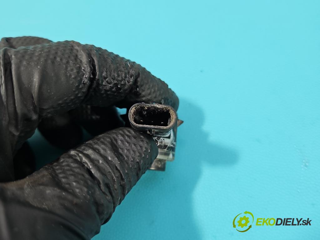 Volvo S90 II 2016- 2.0 T 320KM automatic 235 kW 1969 cm3 4- snímač parkování 31471011