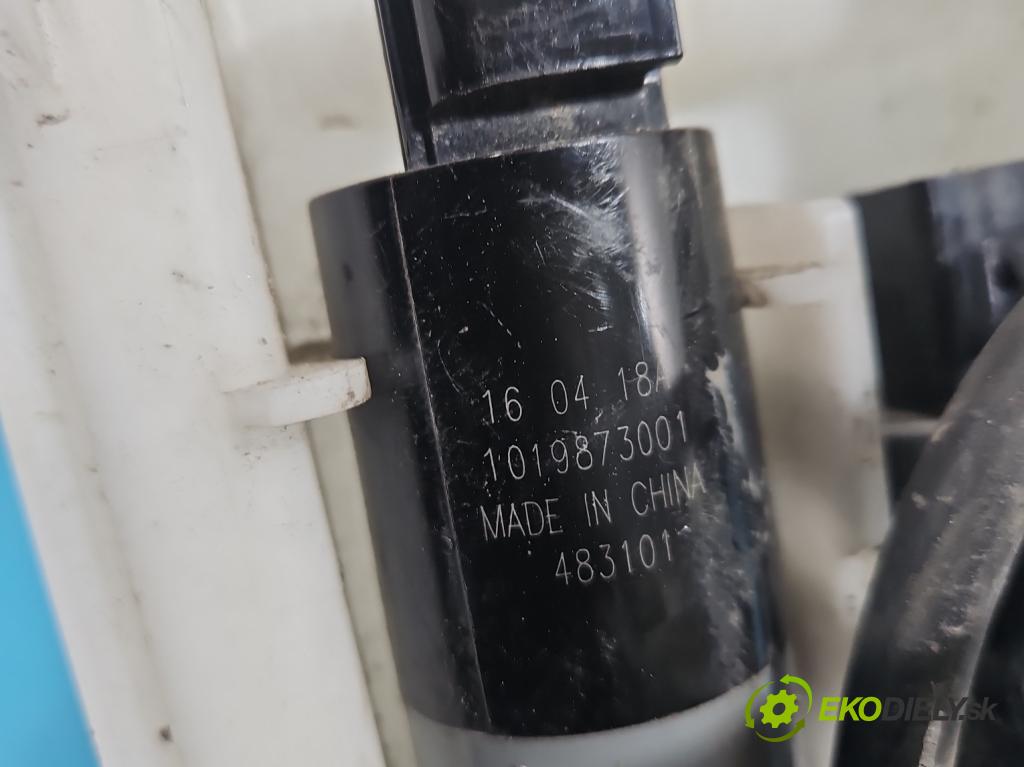 Volvo S90 II 2016- 2.0 T 320KM automatic 235 kW 1969 cm3 4- nádržka tekutina: ostrekovačov 31378731