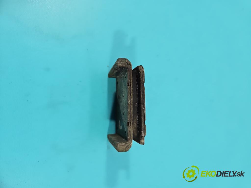 Volvo S90 II 2016- 2.0 T 320KM automatic 235 kW 1969 cm3 4- Upevnenie: 31429065