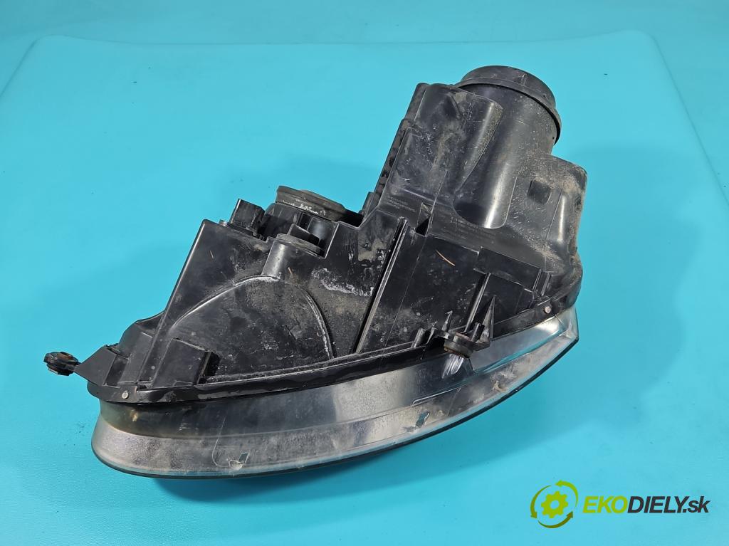 Vw Golf V 2003-2009 1.6 FSI 116 HP manual 85 kW 1598 cm3 5- Reflektor: pravý  (Svetlo predné pravé)